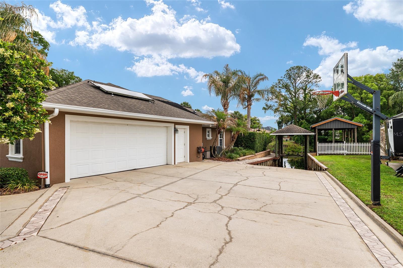 29 Se Ocale Way Property Photo 8