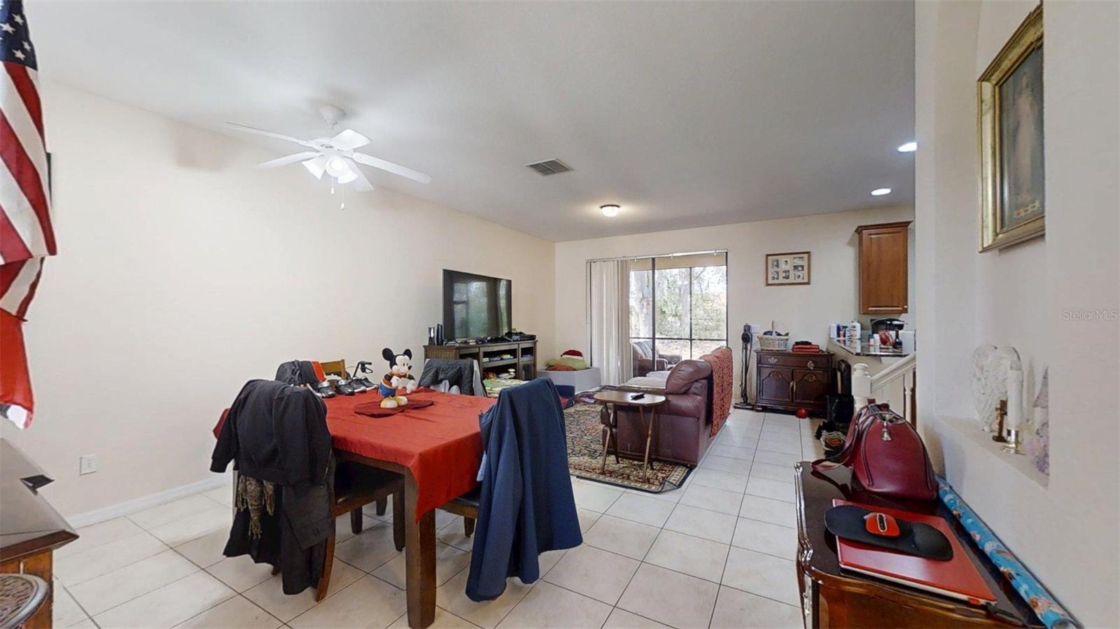 1370 Pacific Rd Property Photo 4