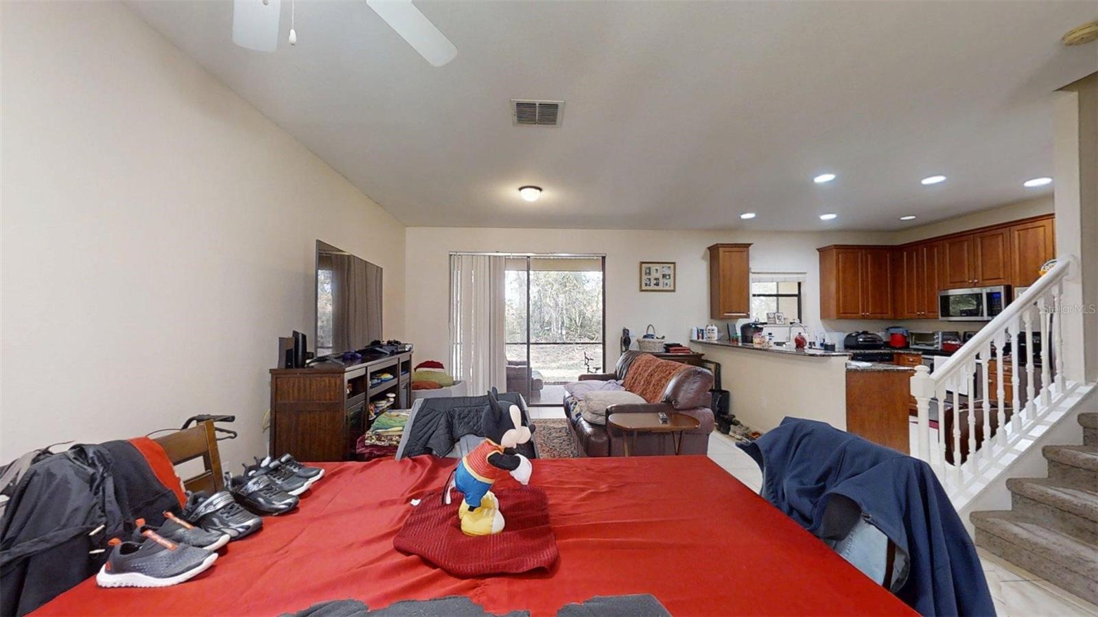 1370 Pacific Rd Property Photo 5