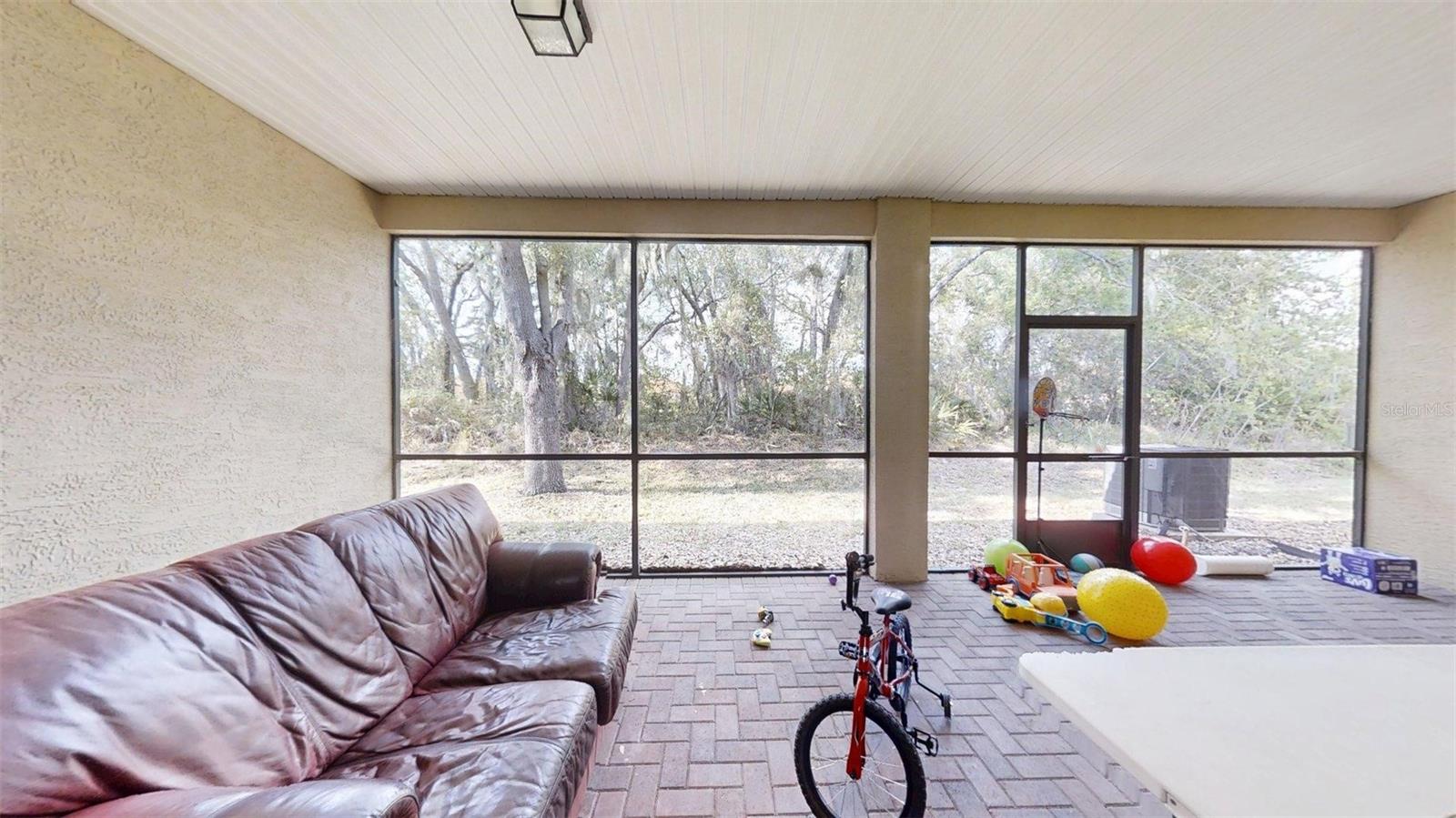 1370 Pacific Rd Property Photo 11