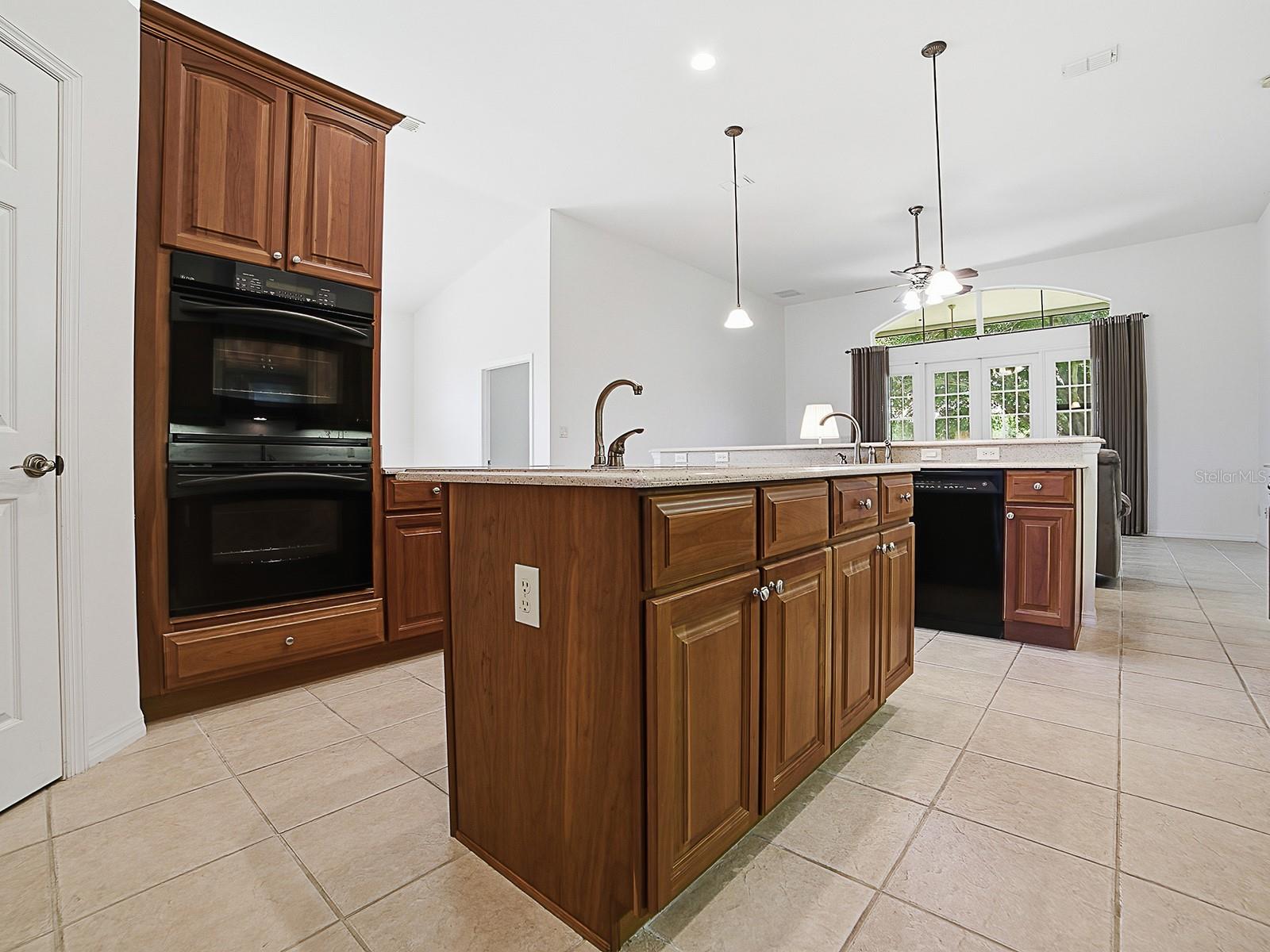 5106 Chanticleer Dr Property Photo 6