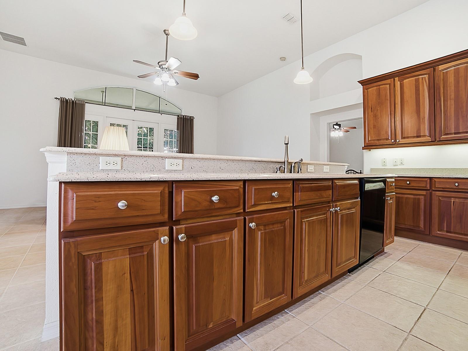 5106 Chanticleer Dr Property Photo 7