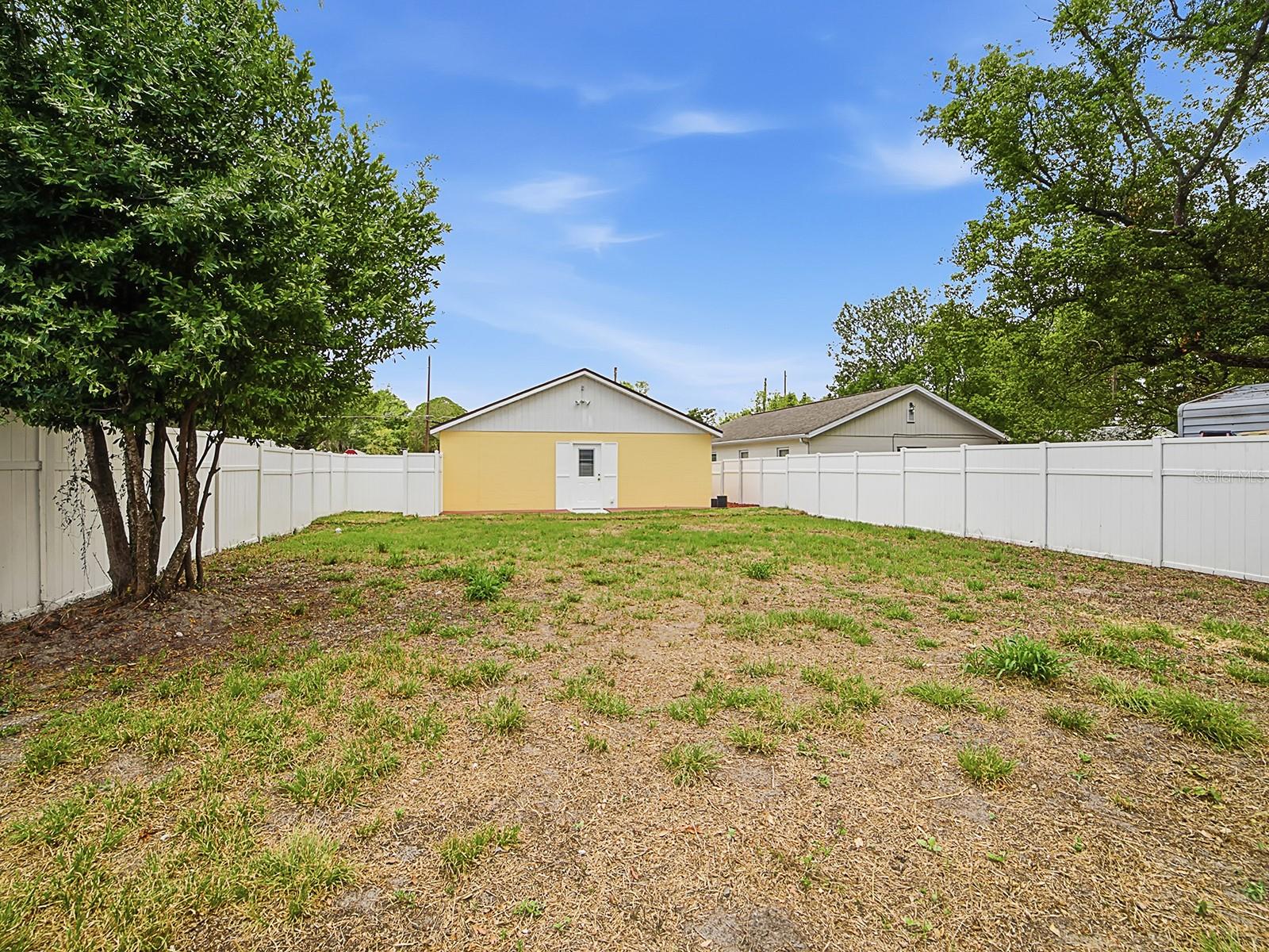 2741 S Brown Ave Property Photo 29