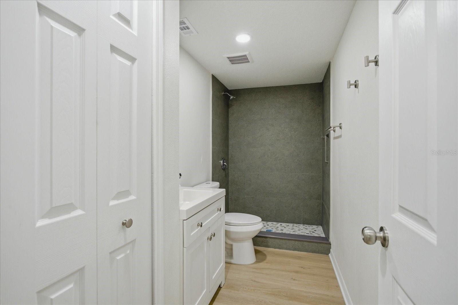 816 Woodland Ave Property Photo 17