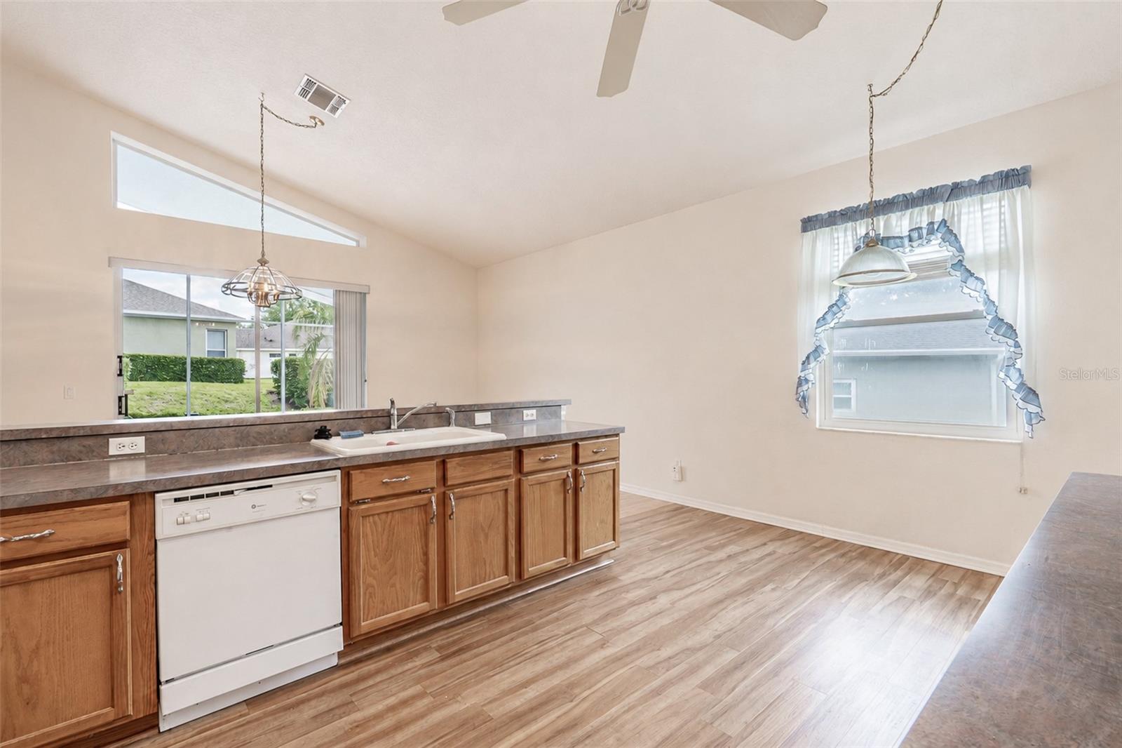 4215 Greenwich Ct Property Photo 15