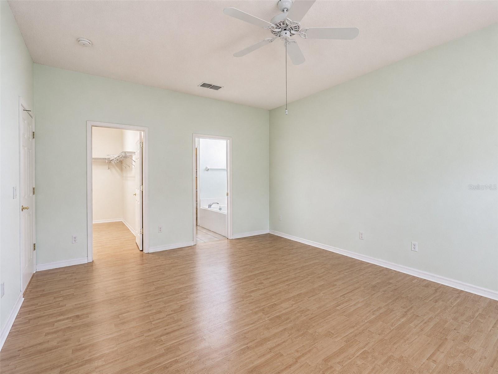 4215 Greenwich Ct Property Photo 24