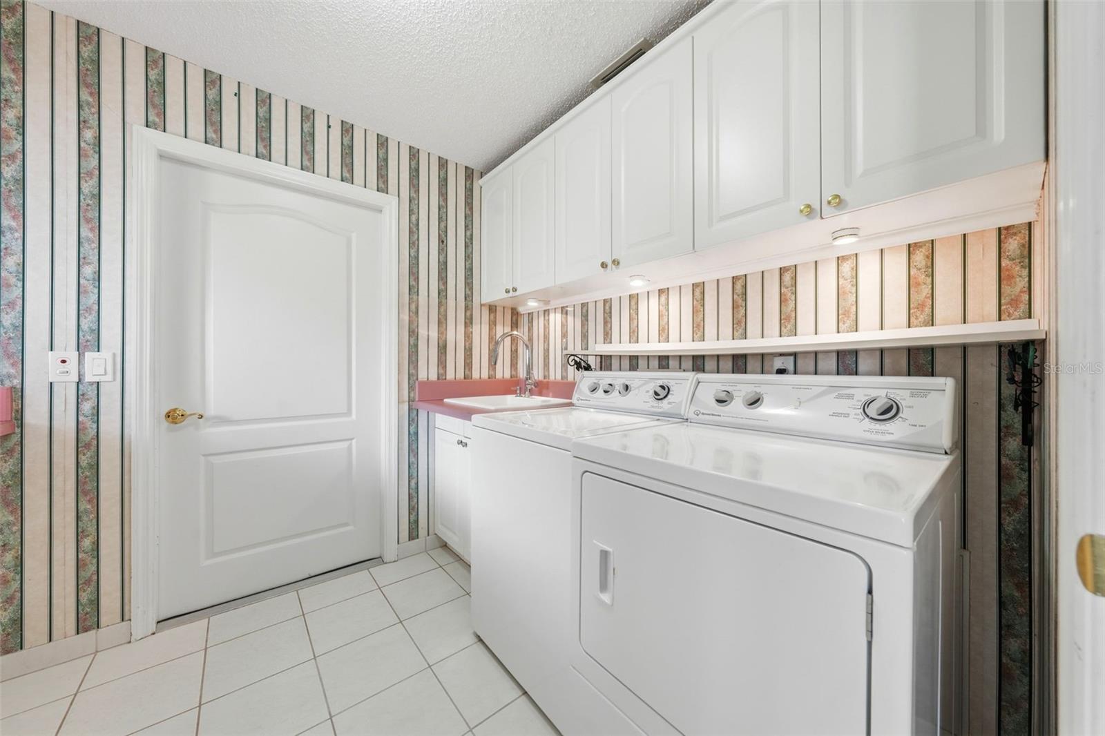 1344 Augustine Dr Property Photo 33