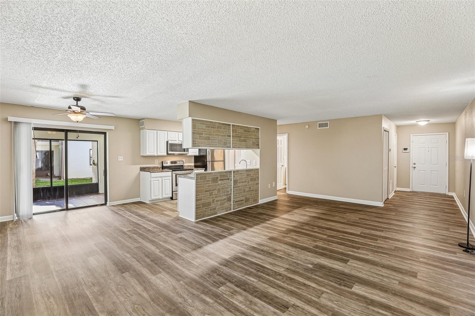 100 E Oak Terrace Dr #d2 Property Photo 6