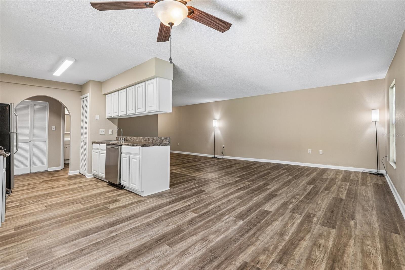 100 E Oak Terrace Dr #d2 Property Photo 7