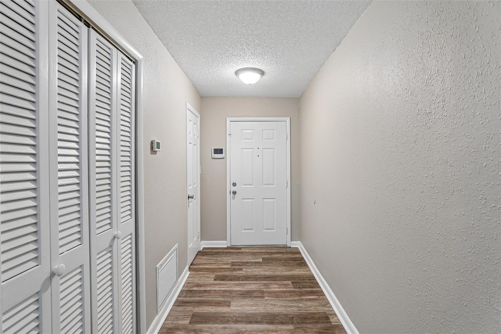 100 E Oak Terrace Dr #d2 Property Photo 22