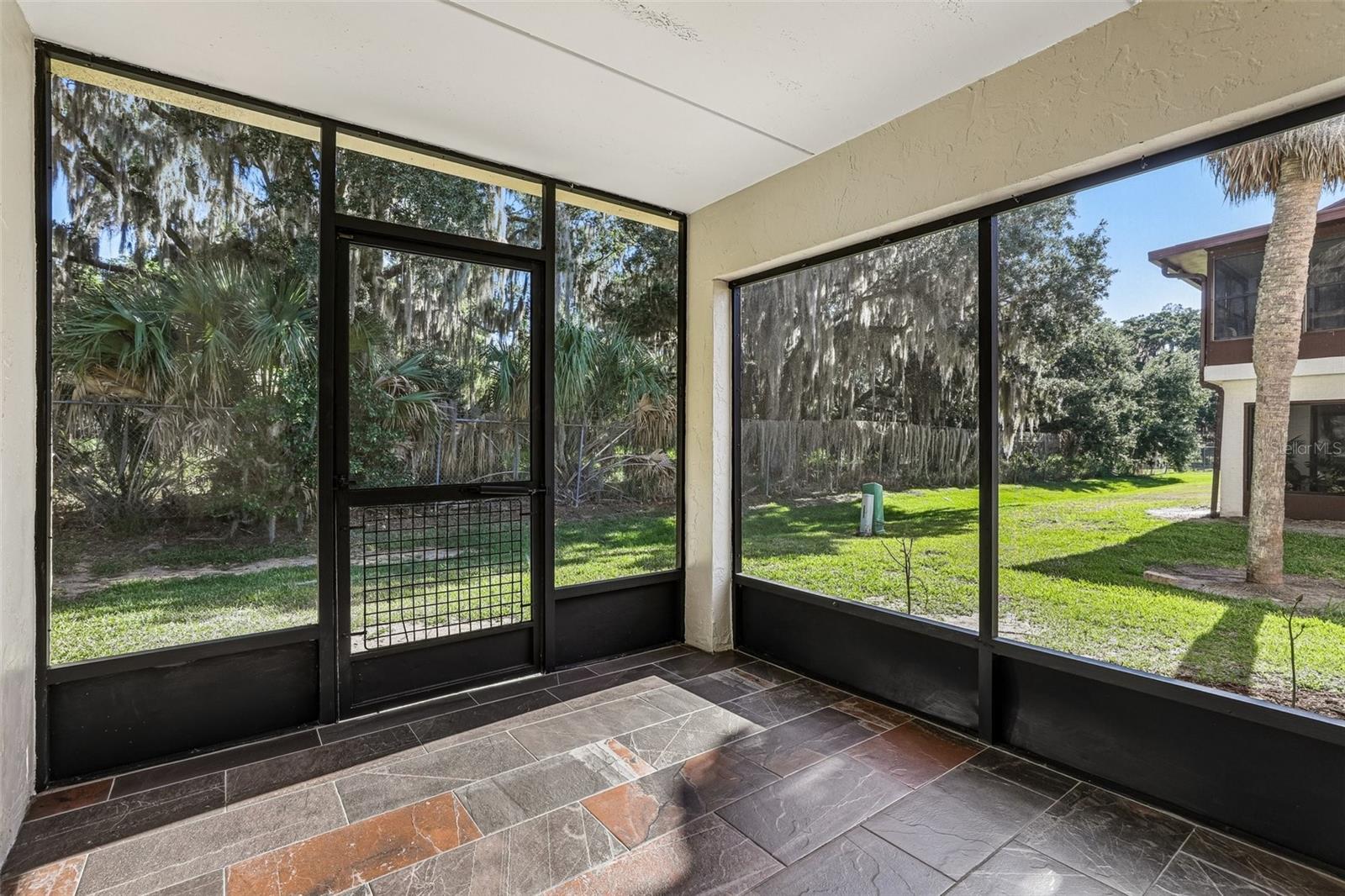 100 E Oak Terrace Dr #d2 Property Photo 23
