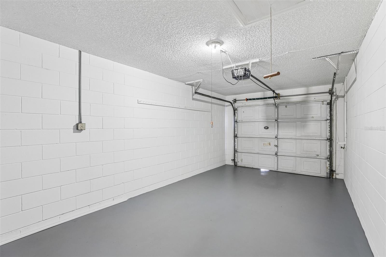 100 E Oak Terrace Dr #d2 Property Photo 30