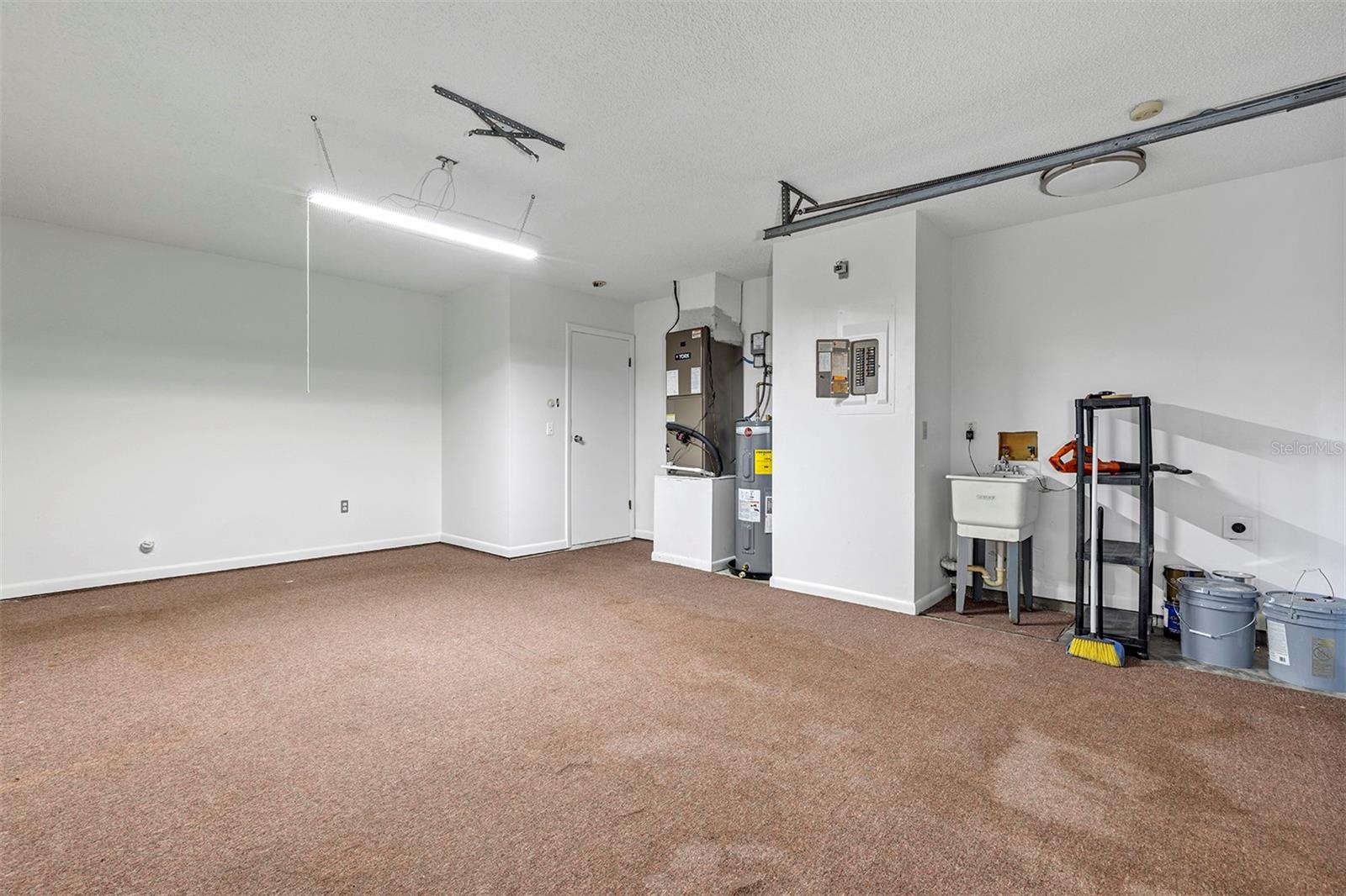 606 Third Ave Property Photo 36