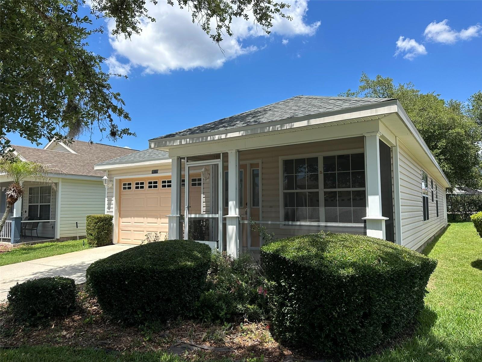 25335 Cranes Roost Cir Property Photo 2