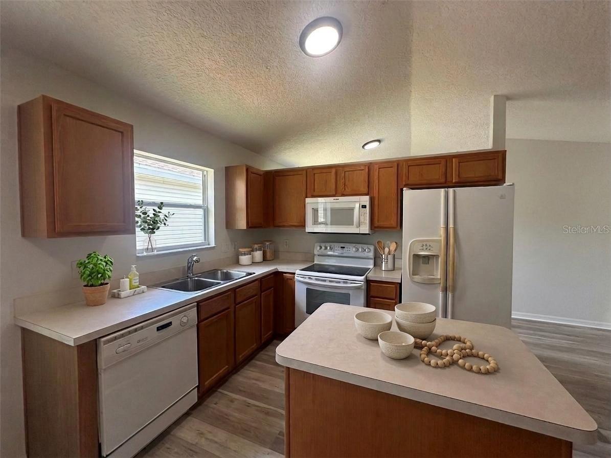 25335 Cranes Roost Cir Property Photo 18