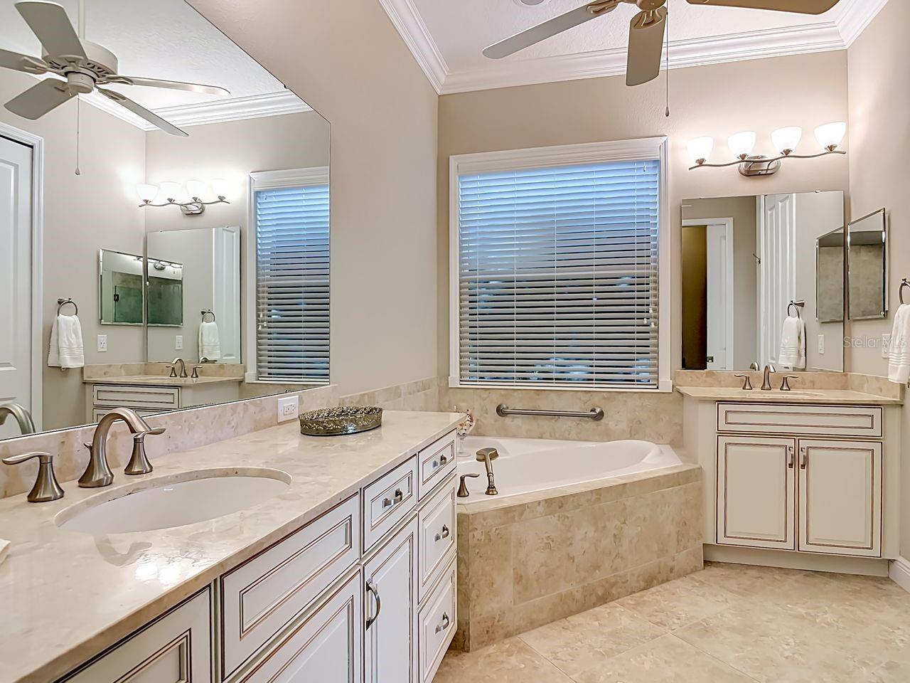 8461 Bridgeport Bay Cir Property Photo 15