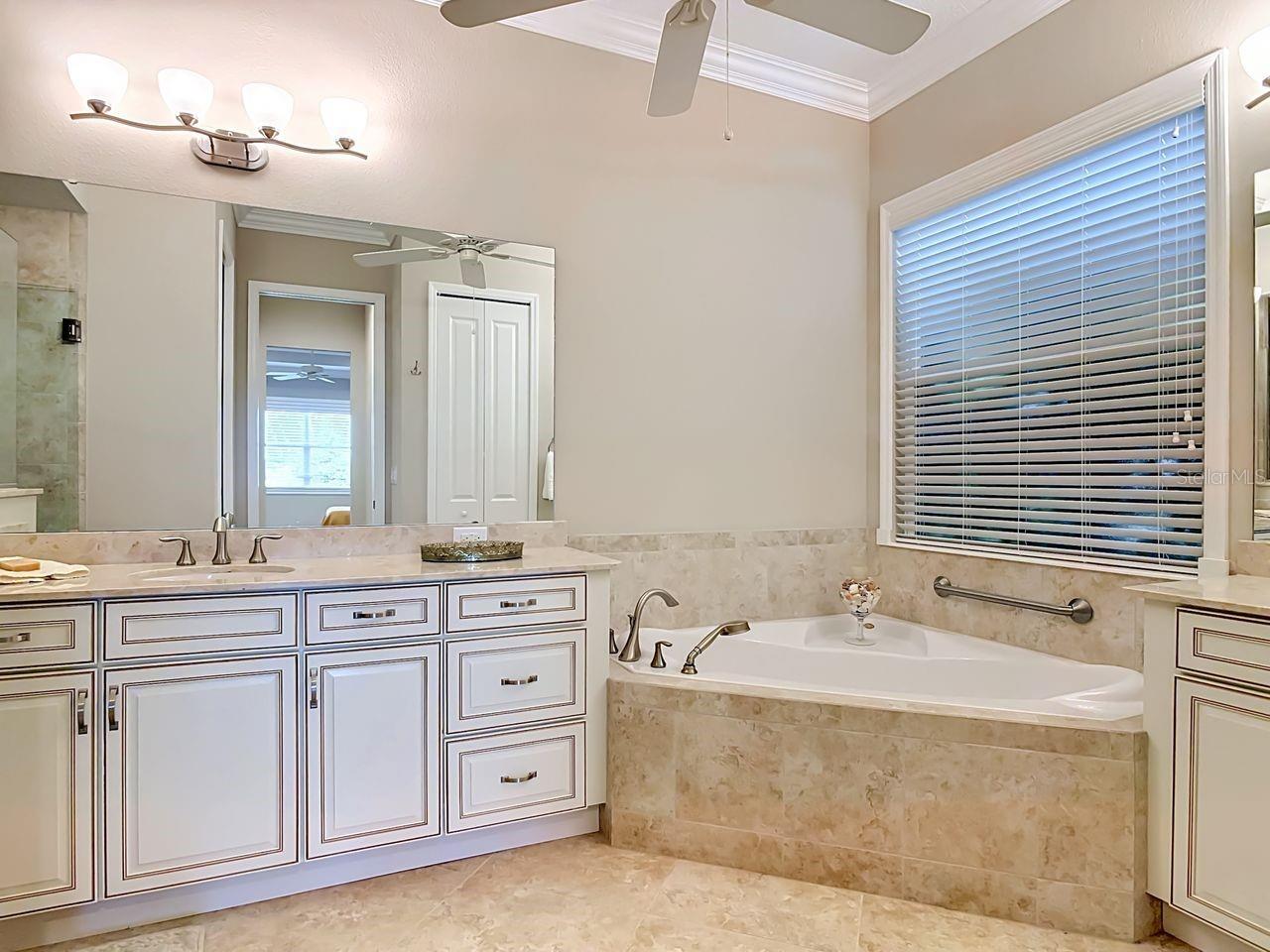 8461 Bridgeport Bay Cir Property Photo 16
