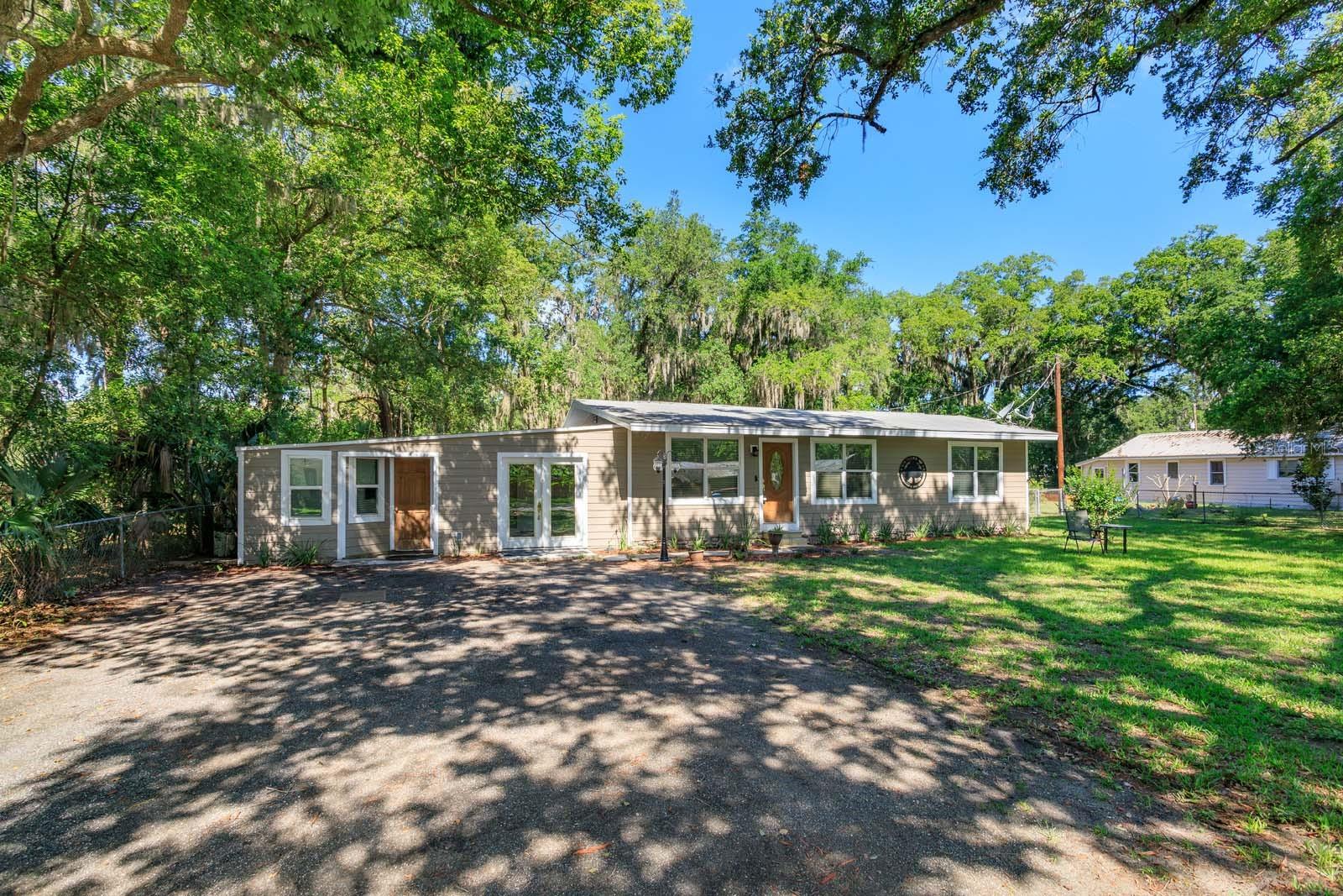 2820 Magnolia Ave Property Photo 2