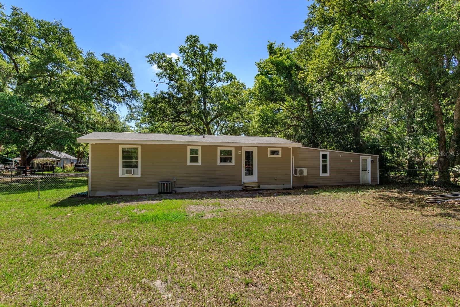 2820 Magnolia Ave Property Photo 4