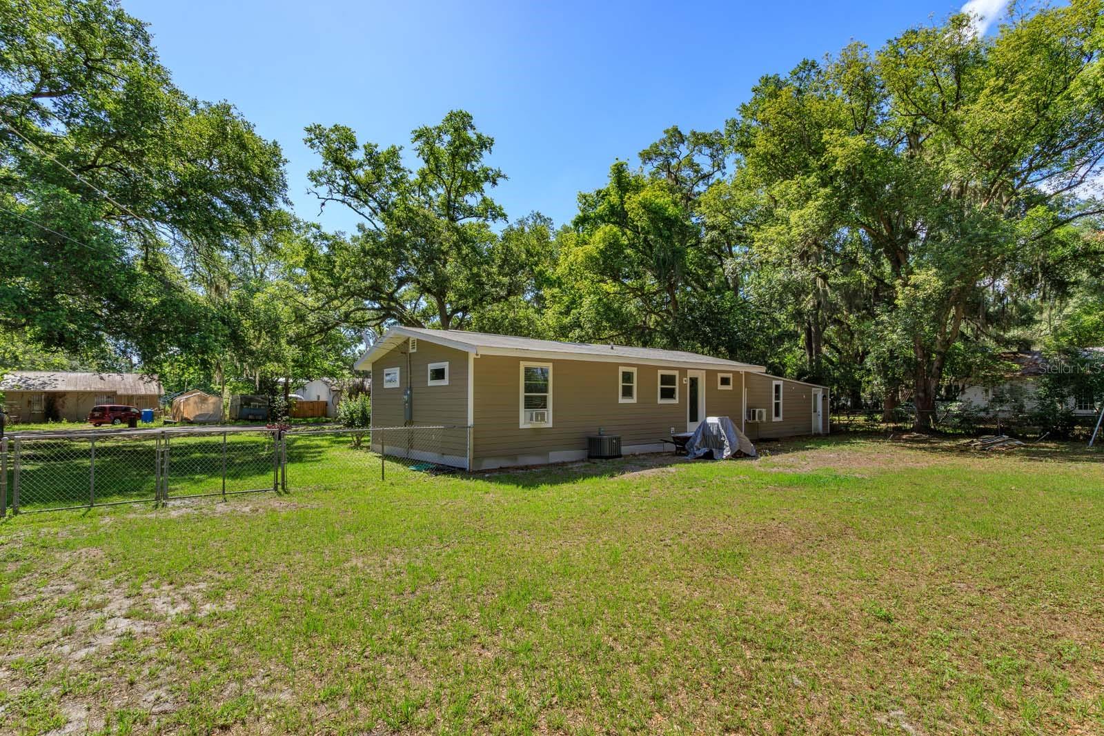 2820 Magnolia Ave Property Photo 5