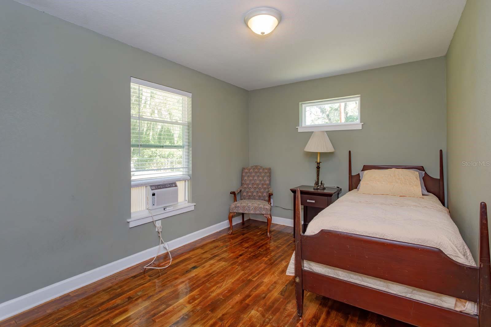 2820 Magnolia Ave Property Photo 8
