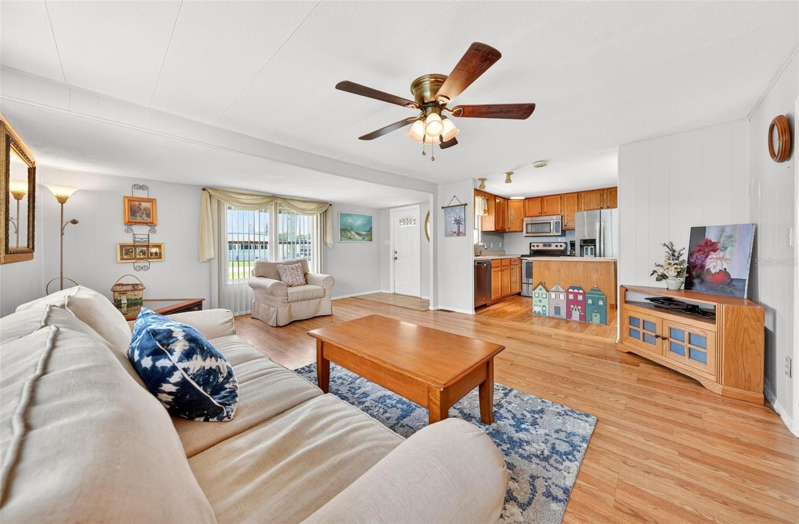 31643 Howard St Property Photo 5