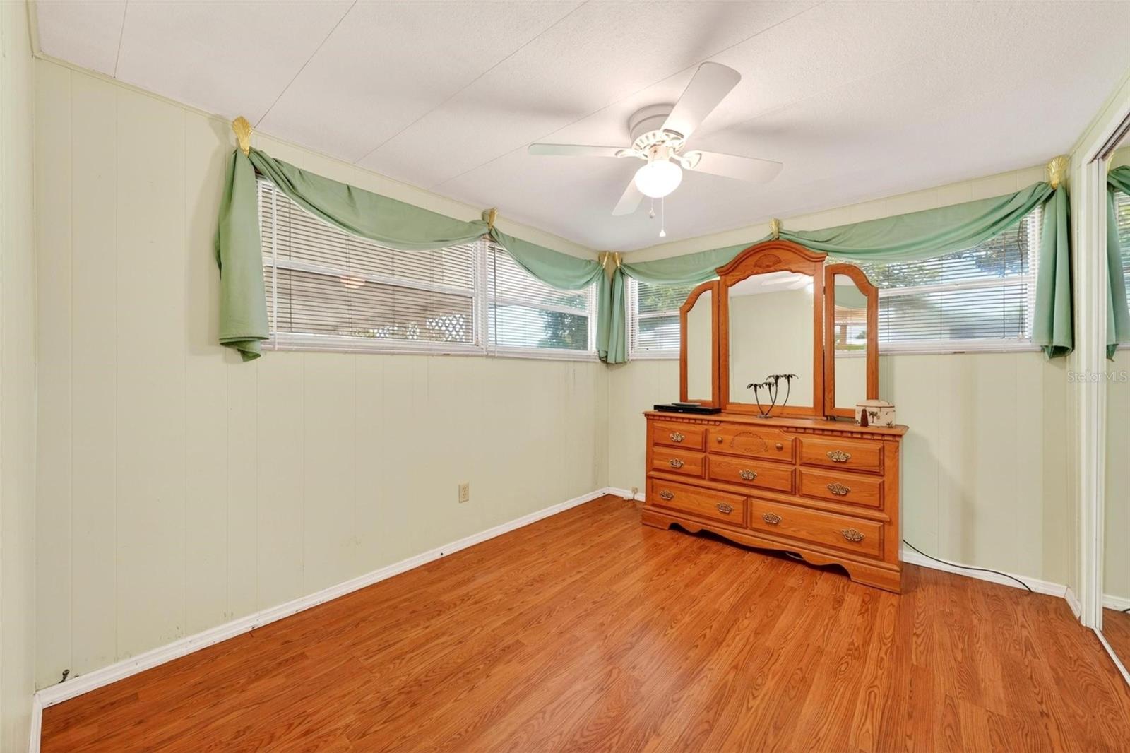 31643 Howard St Property Photo 27