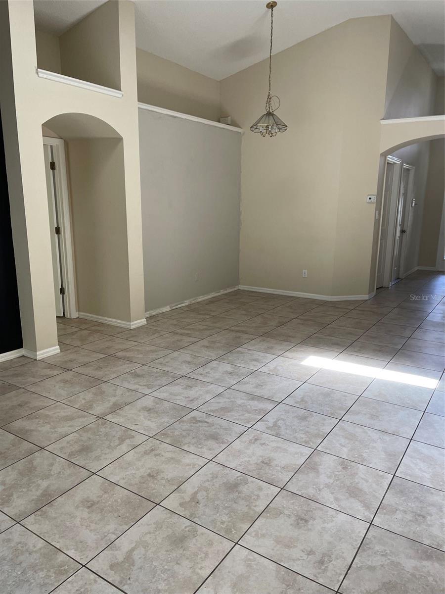 1908 Bobtail Dr Property Photo 2