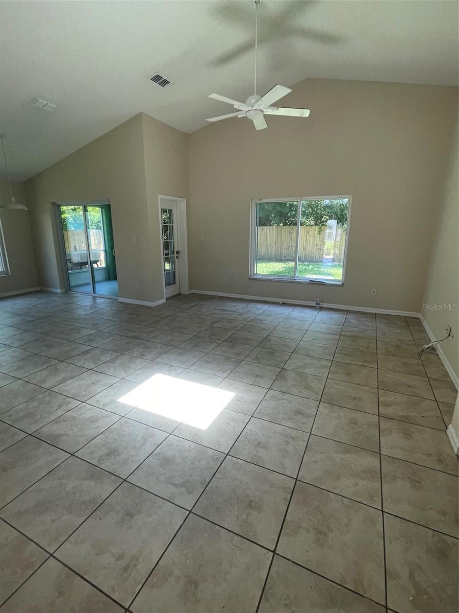 1908 Bobtail Dr Property Photo 4