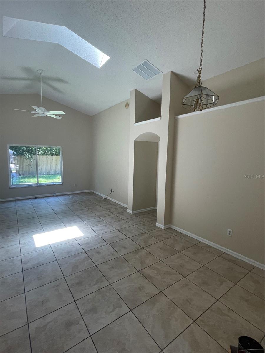 1908 Bobtail Dr Property Photo 5