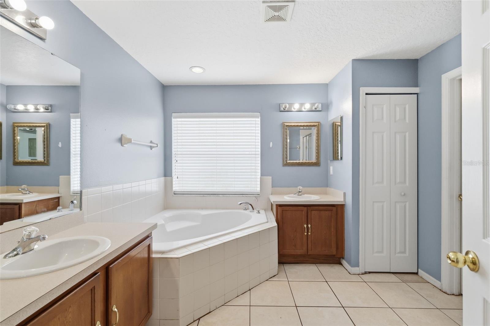3002 Lorimer Ct Property Photo 13