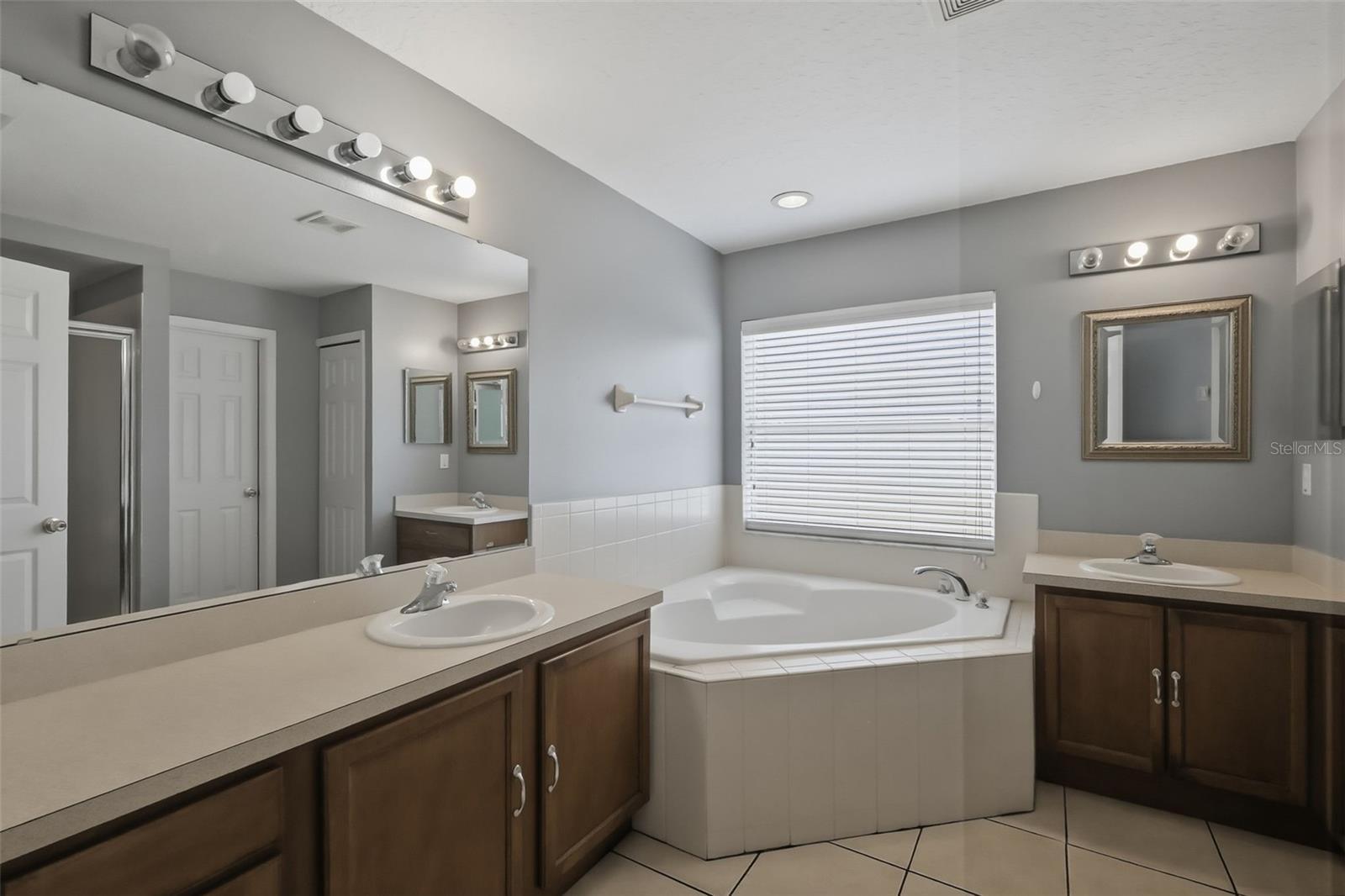 3002 Lorimer Ct Property Photo 14