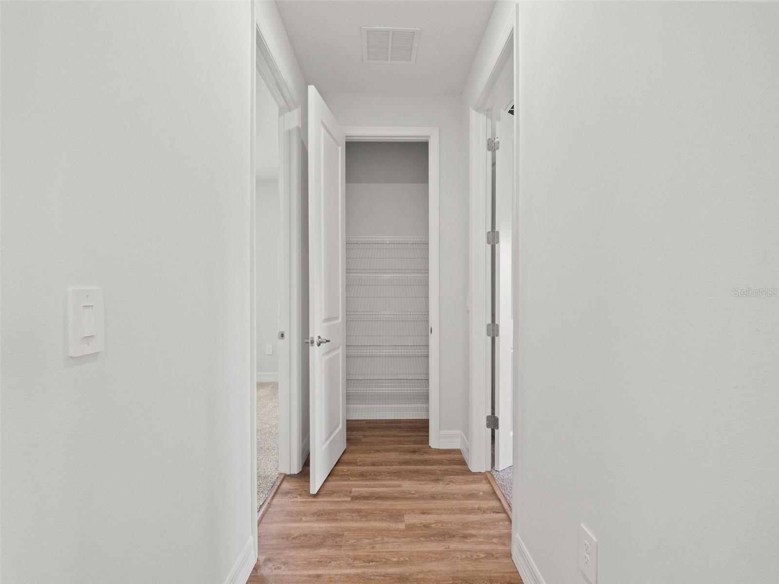 1406 Valerius St Se Property Photo 30