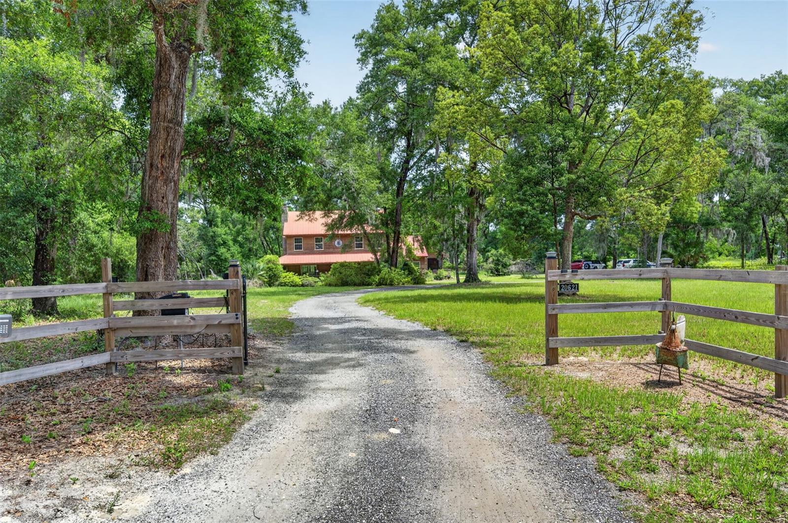 20621 Shady Oak Ln Property Photo 4