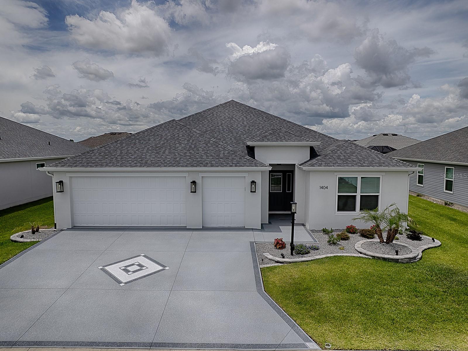 1404 Hearns Loop Property Photo 1