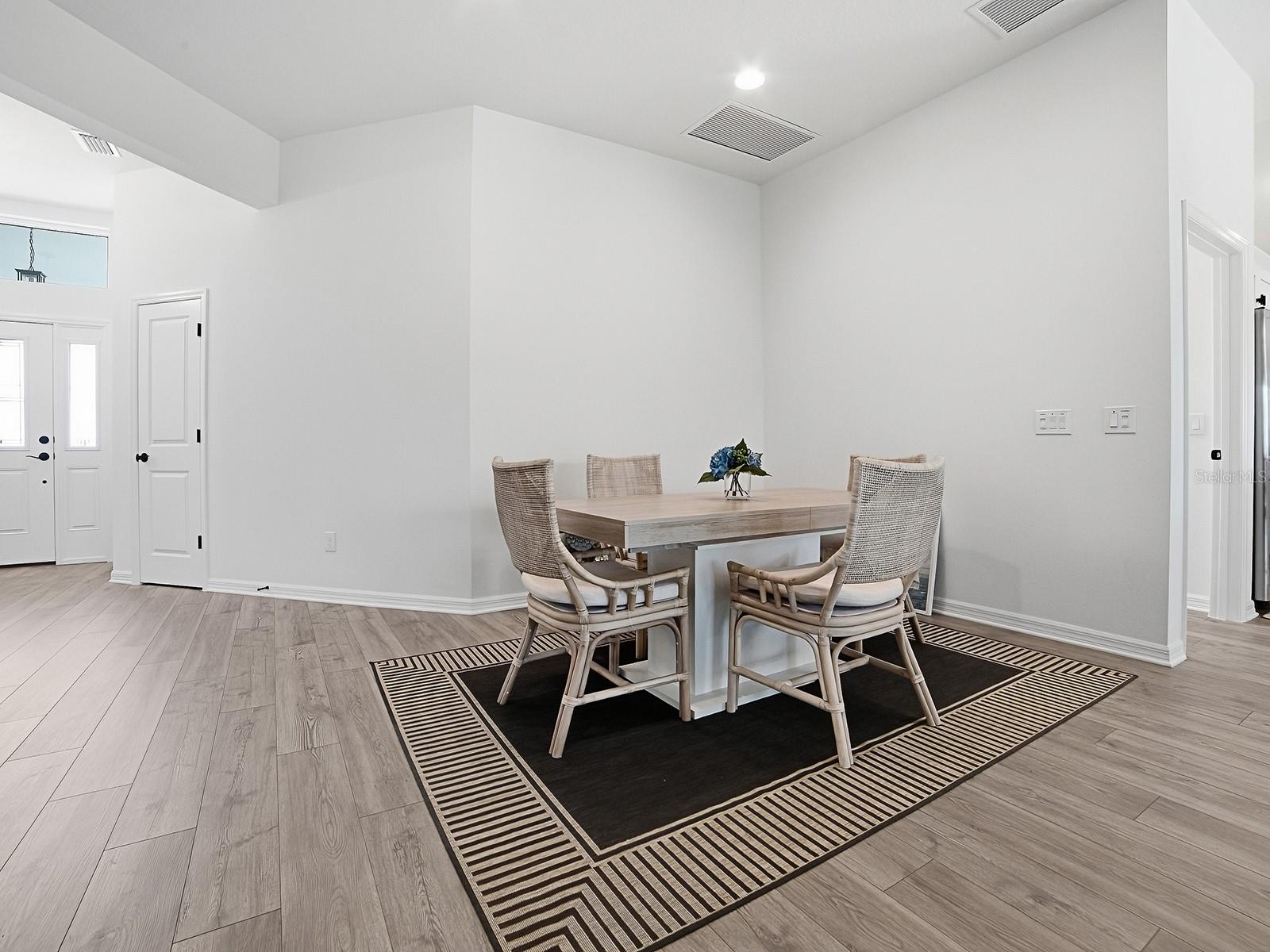 1404 Hearns Loop Property Photo 10