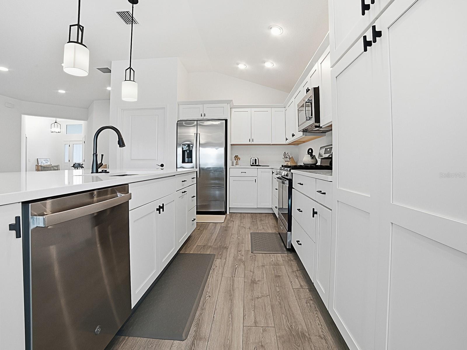 1404 Hearns Loop Property Photo 19