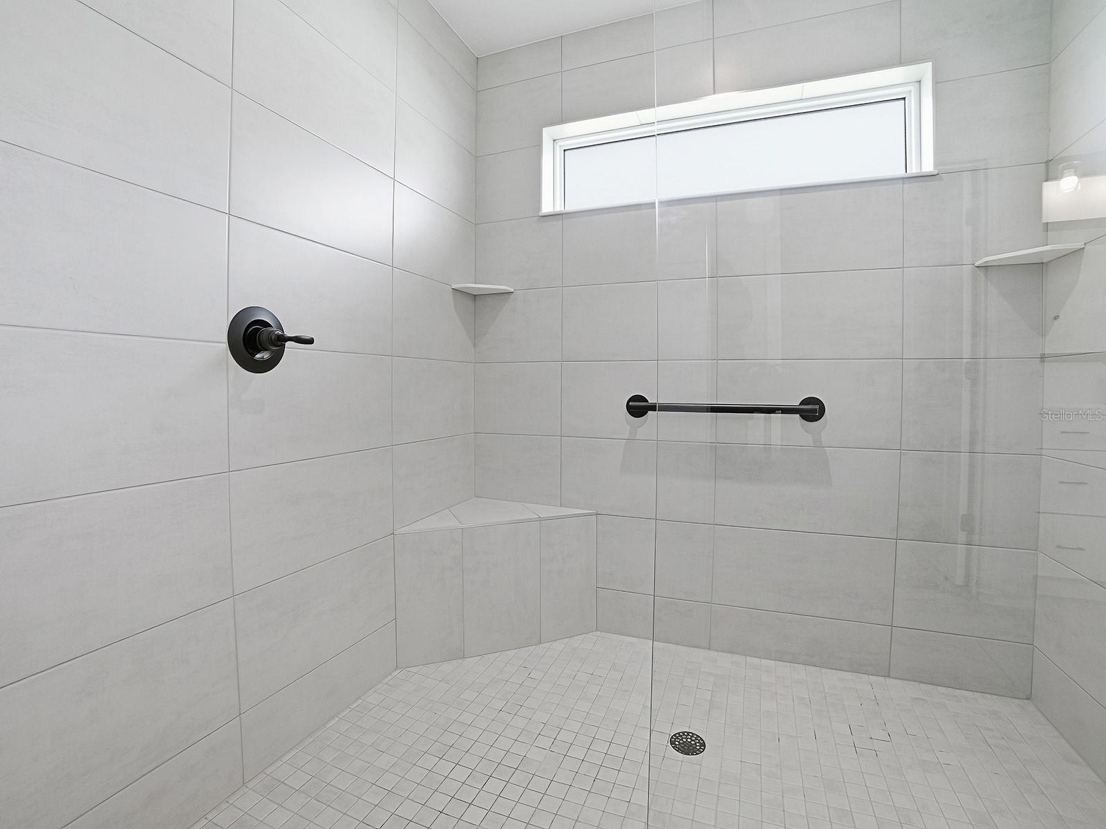 1404 Hearns Loop Property Photo 36