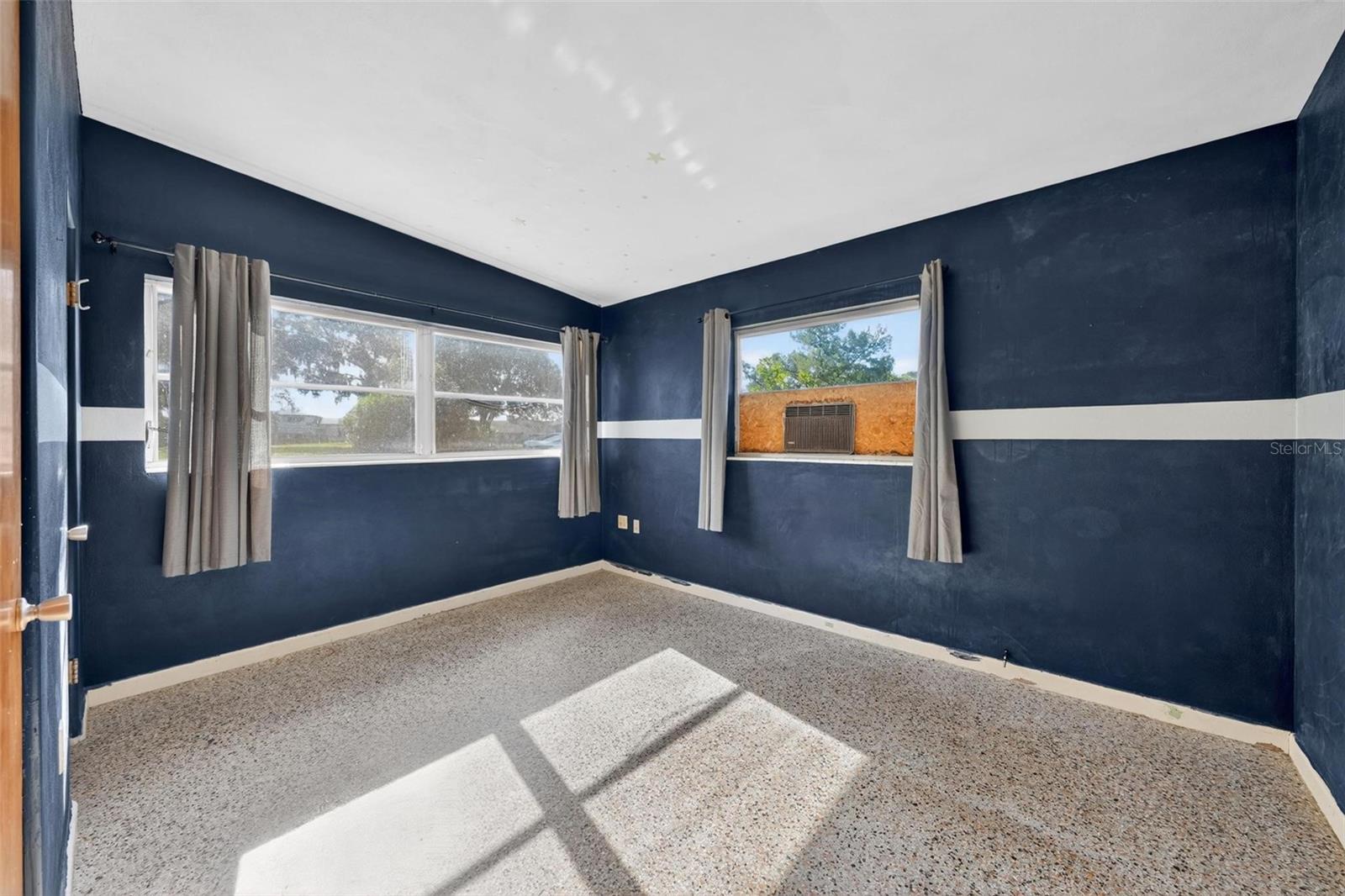 710 Twin Oaks Ln Property Photo 11