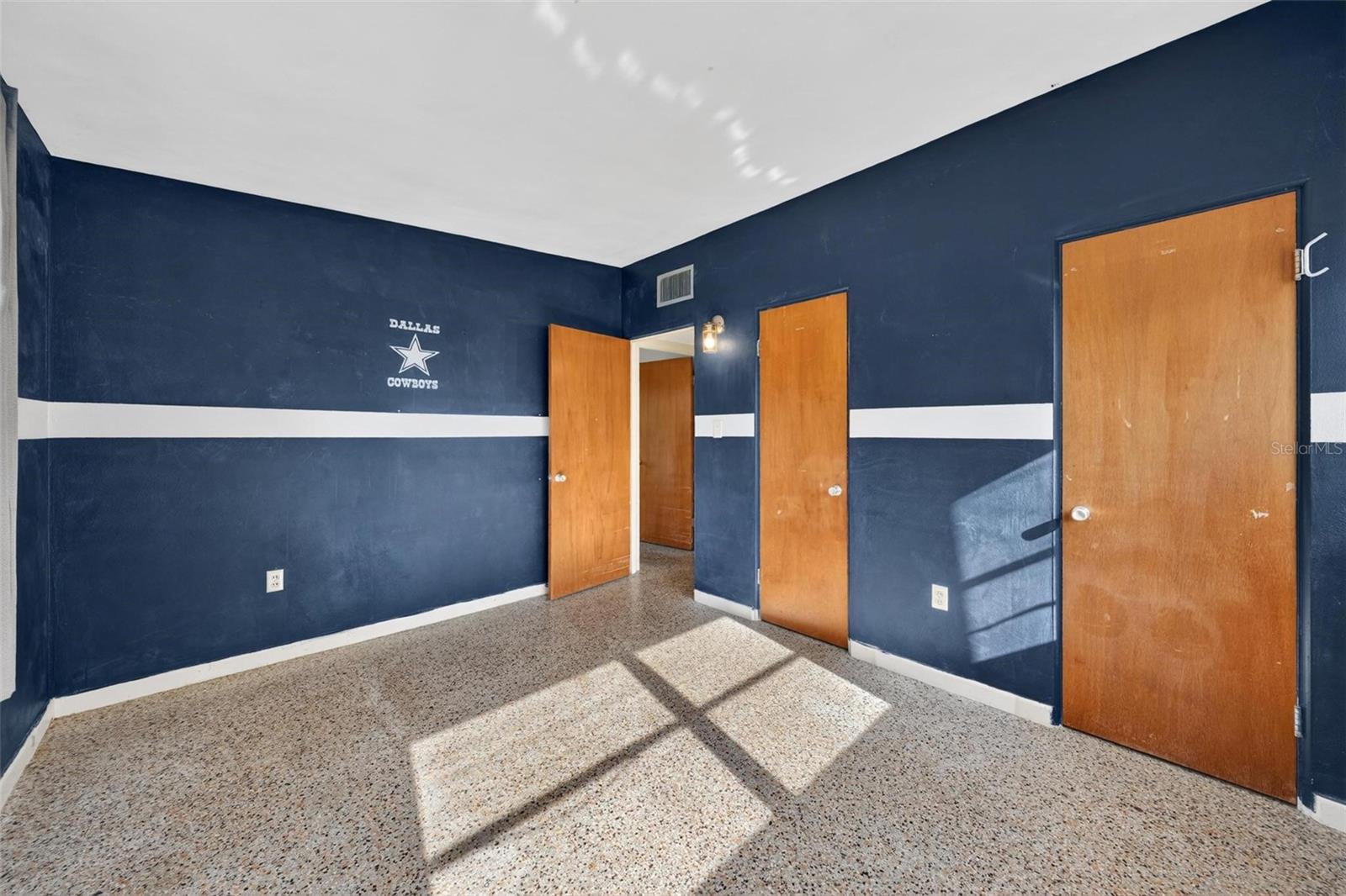 710 Twin Oaks Ln Property Photo 13