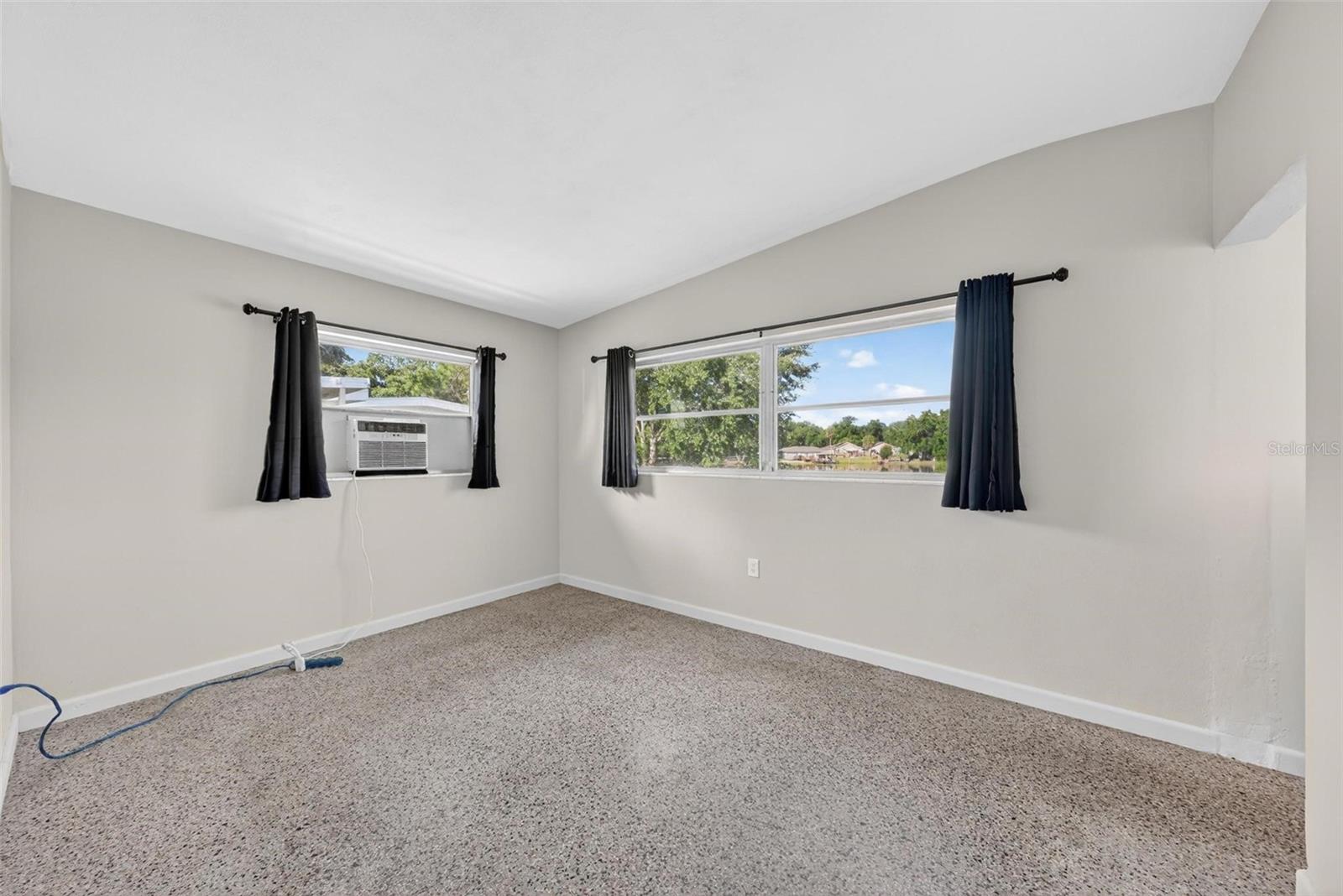 710 Twin Oaks Ln Property Photo 15