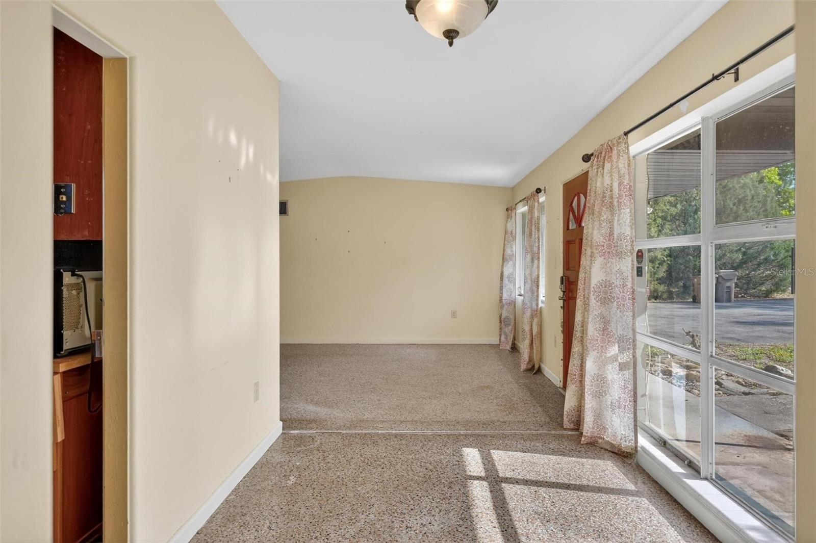 710 Twin Oaks Ln Property Photo 23