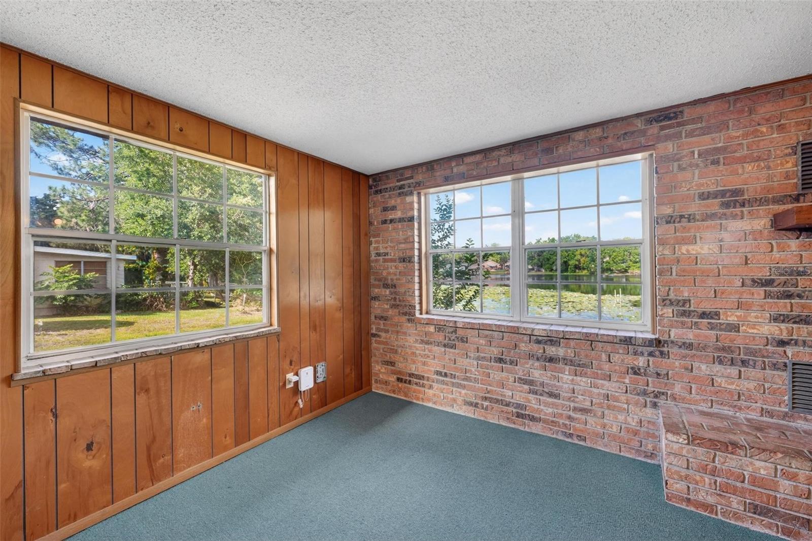 710 Twin Oaks Ln Property Photo 37