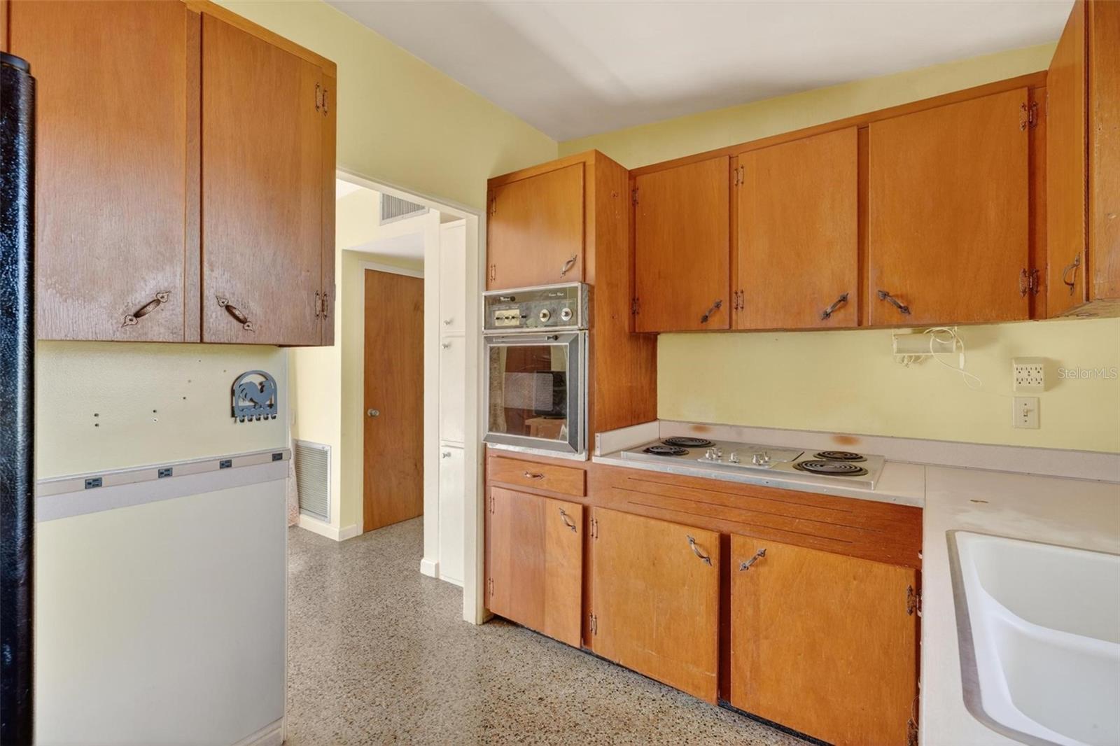710 Twin Oaks Ln Property Photo 59