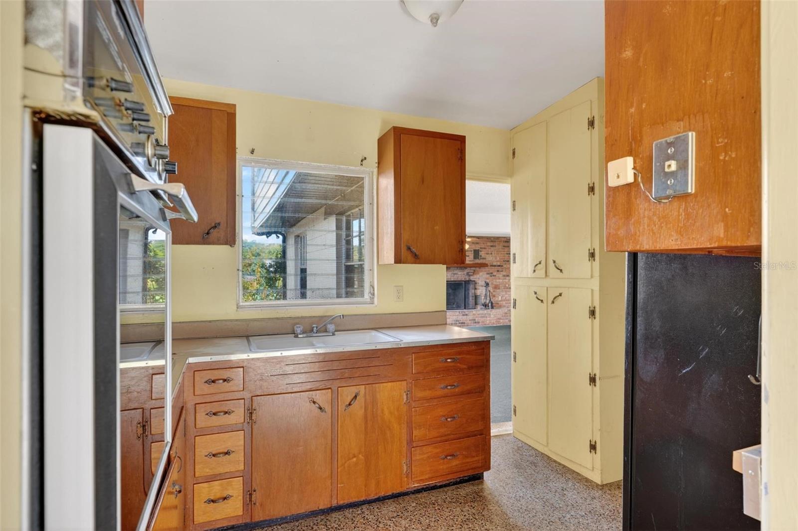 710 Twin Oaks Ln Property Photo 60