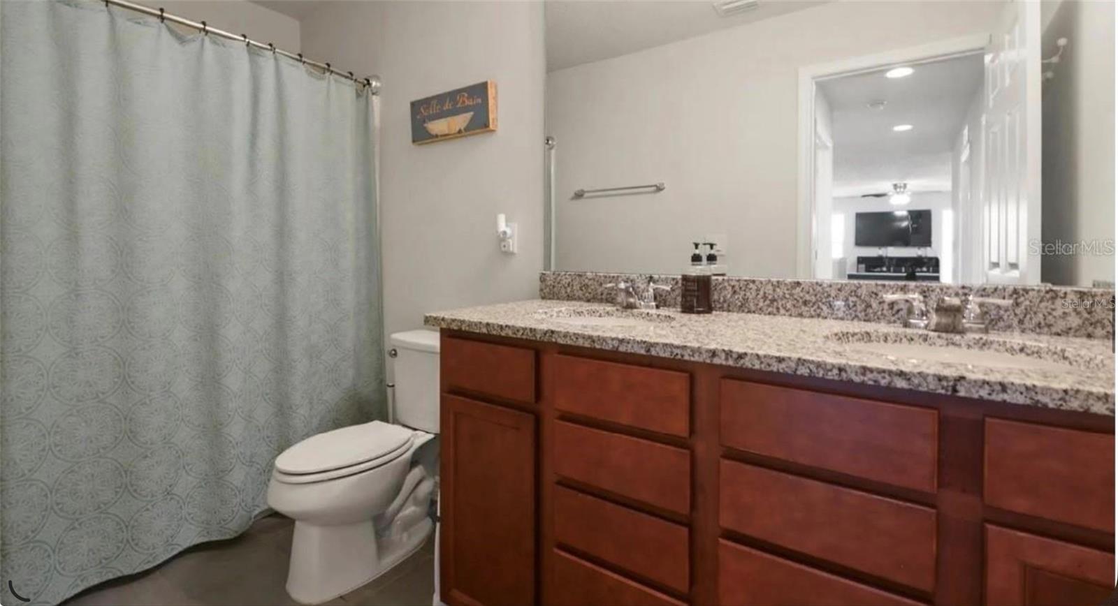17243 Goldcrest Loop Property Photo 9