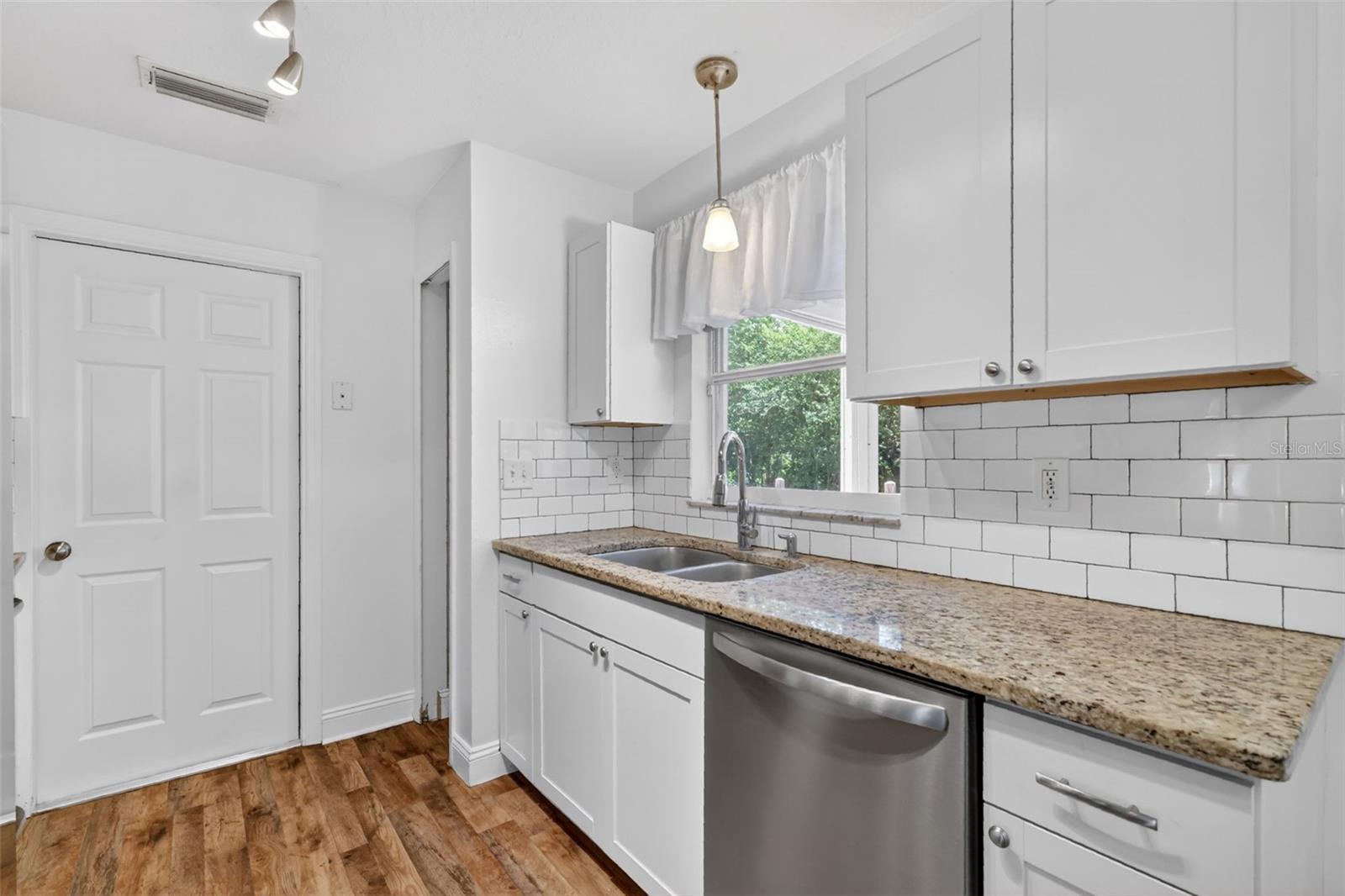 36 Bay Ridge Loop Property Photo 12