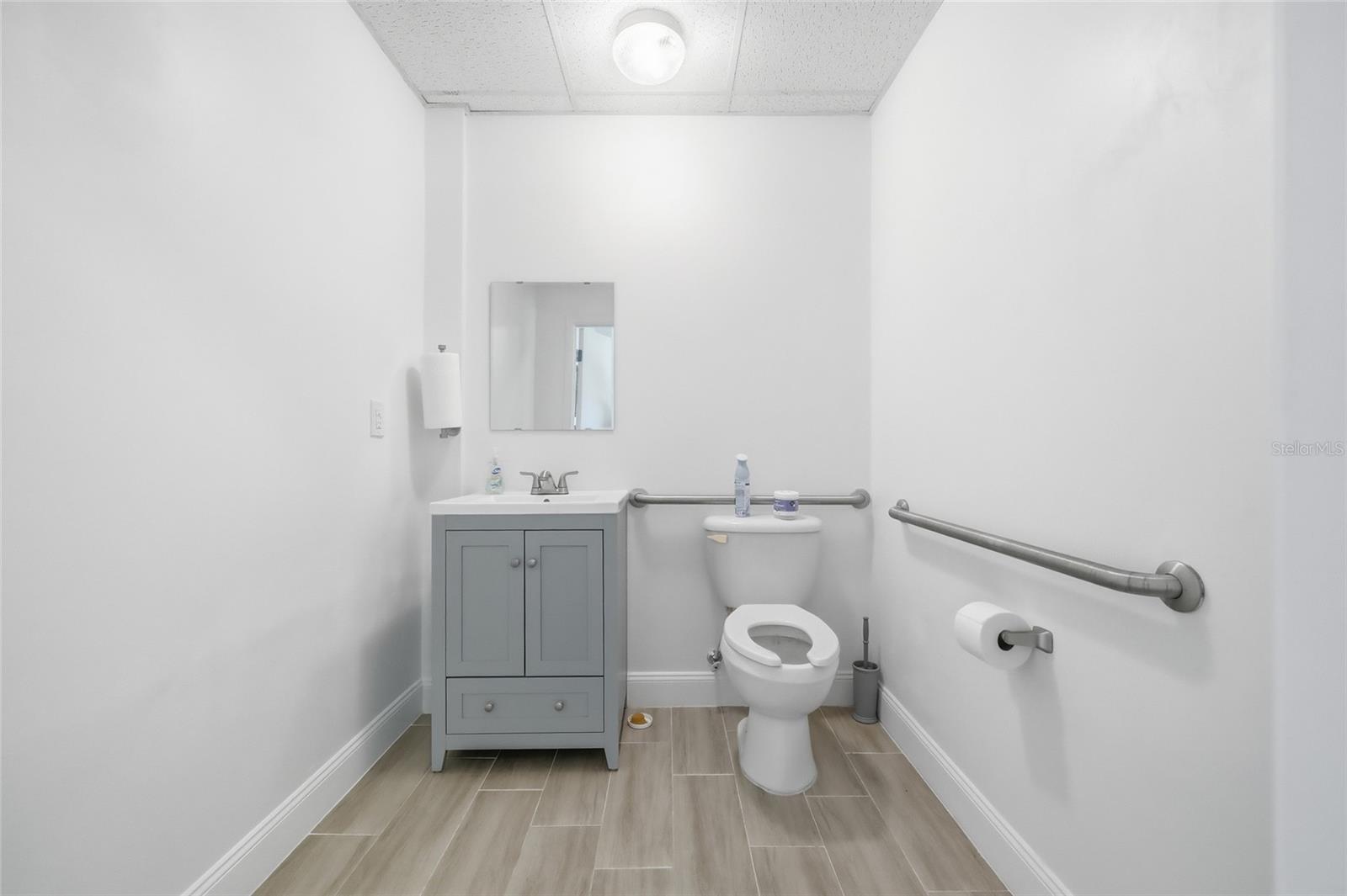 30924 Suneagle Dr #suite 201-203 Property Photo 5
