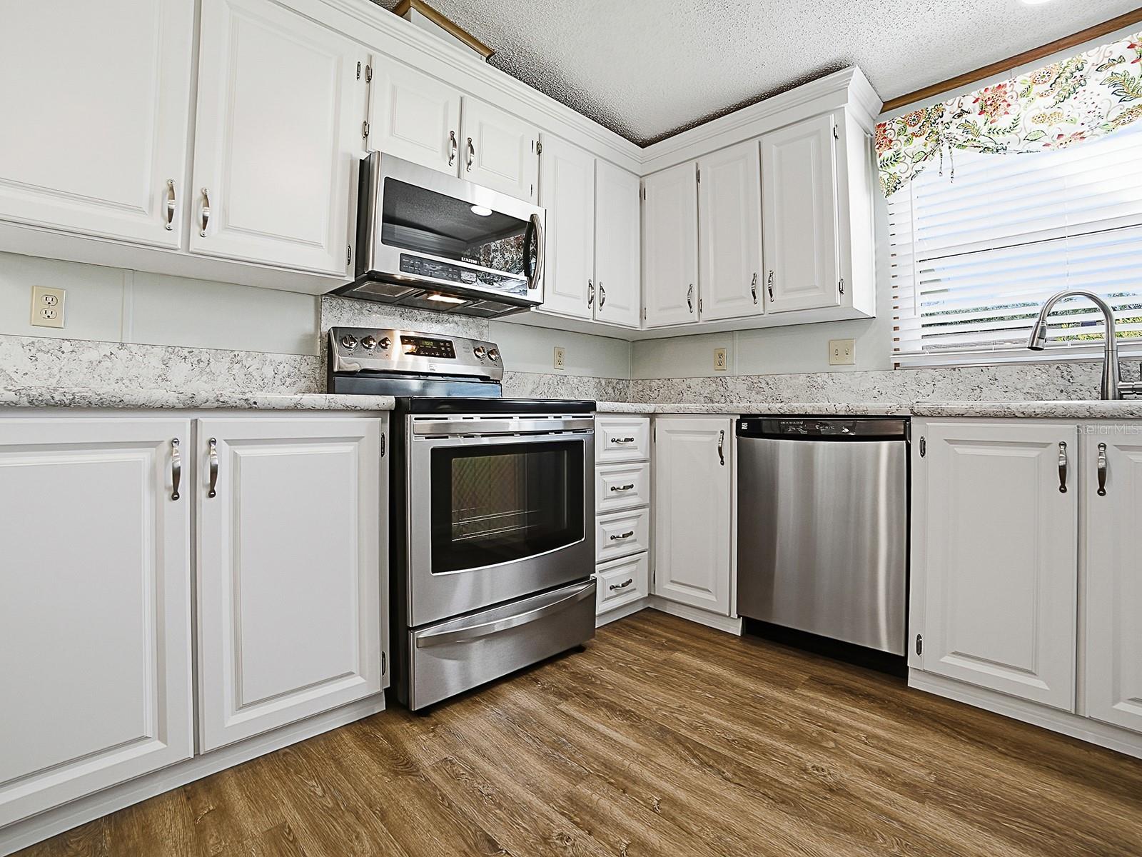 24814 Pine Hl Property Photo 13