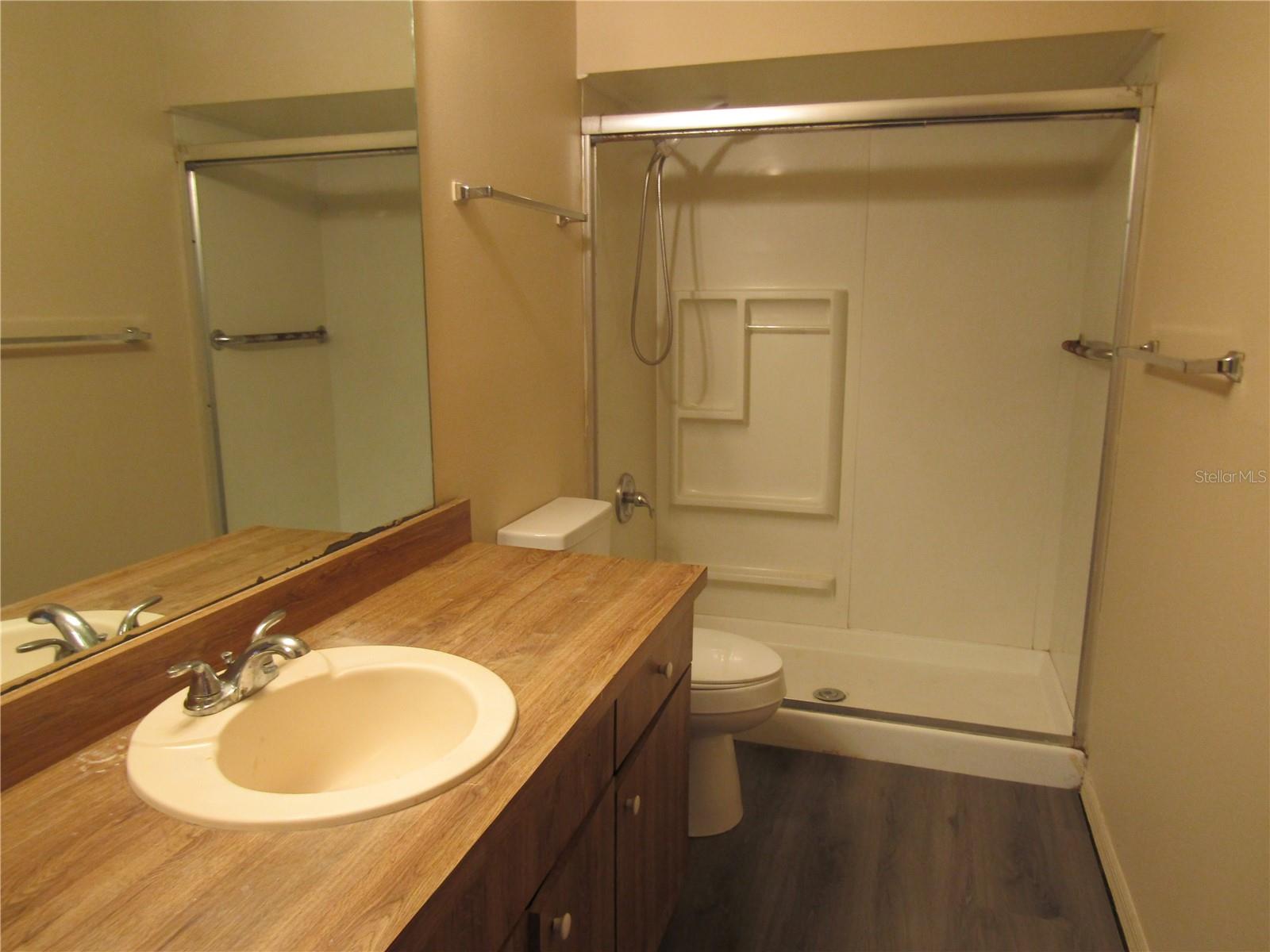 993 Foote St Property Photo 8